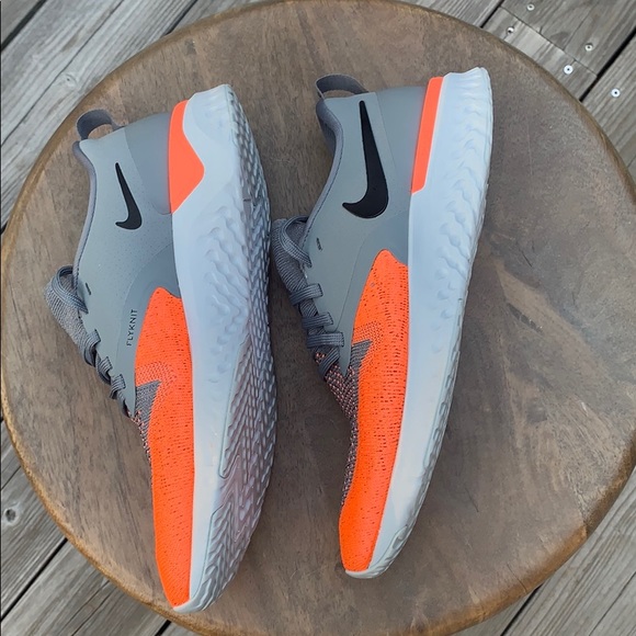 Nike Women’s Odyssey React 2 Flyknit, NIB - Picture 9 of 12